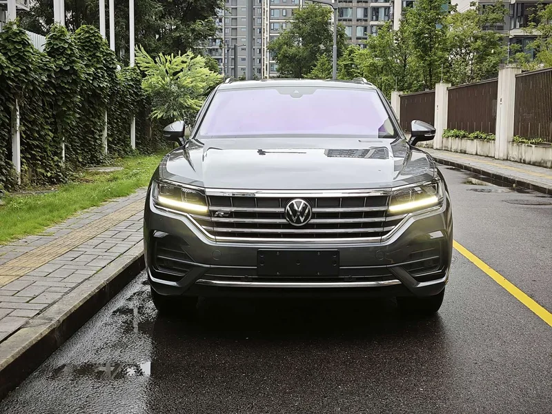 Volkswagen Touareg — фото 2