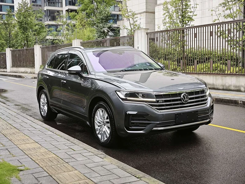 Volkswagen Touareg — фото 3