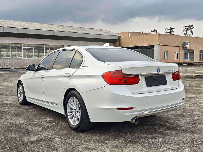 BMW 3-Series — фото 11
