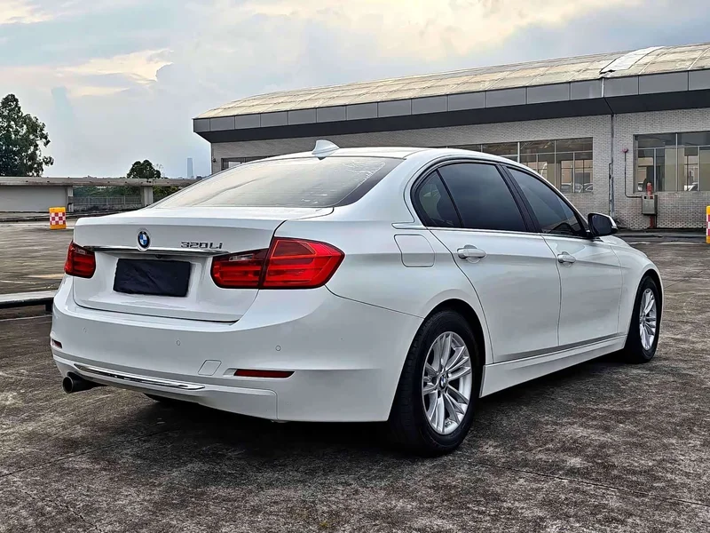 BMW 3-Series — фото 12