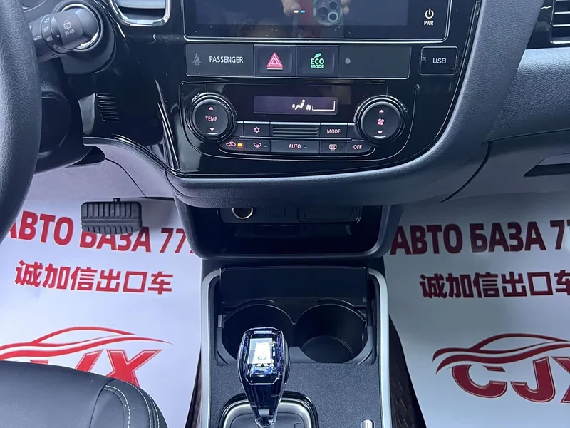 Mitsubishi Outlander — фото 13