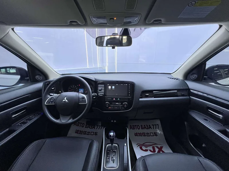 Mitsubishi Outlander — фото 15