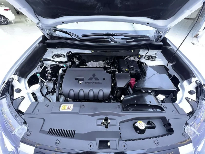 Mitsubishi Outlander — фото 19