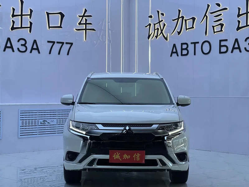 Mitsubishi Outlander — фото 2