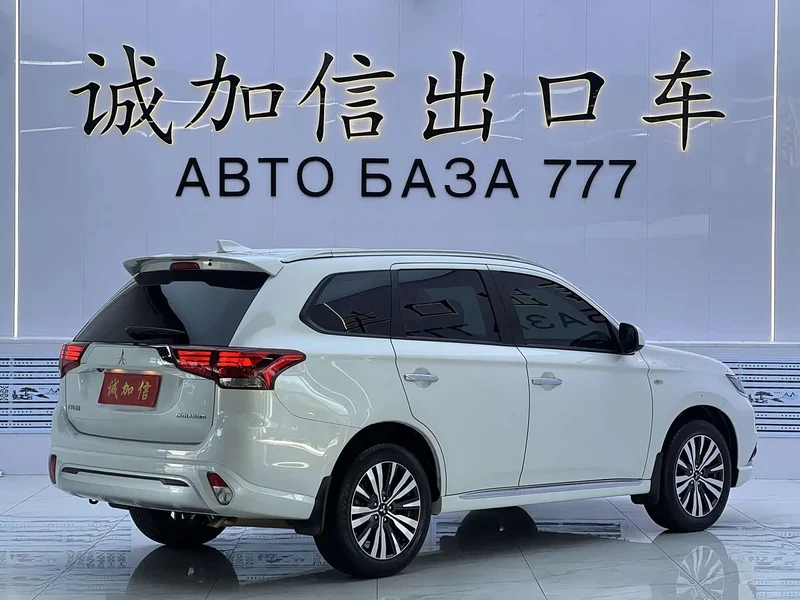 Mitsubishi Outlander — фото 4