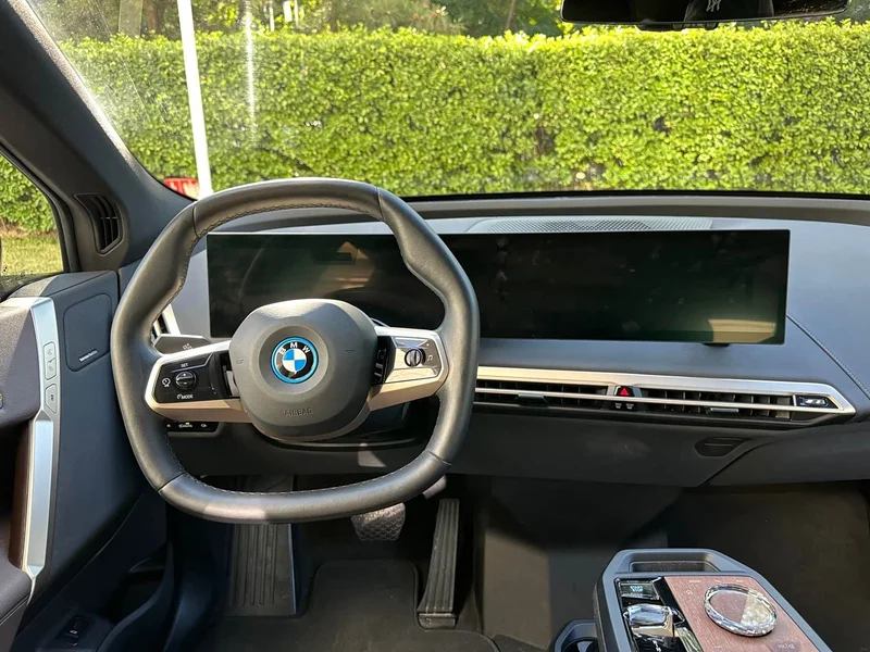 BMW iX — фото 12