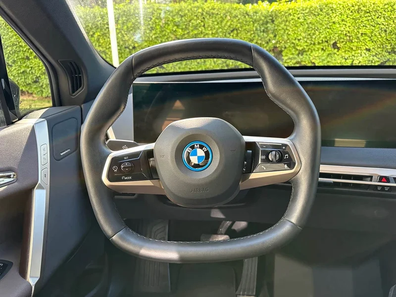 BMW iX — фото 13