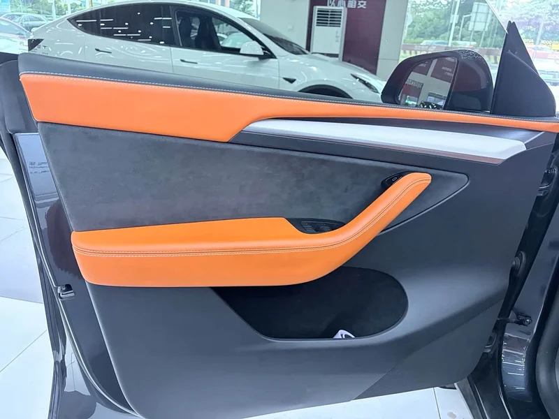 Tesla Model Y — фото 11