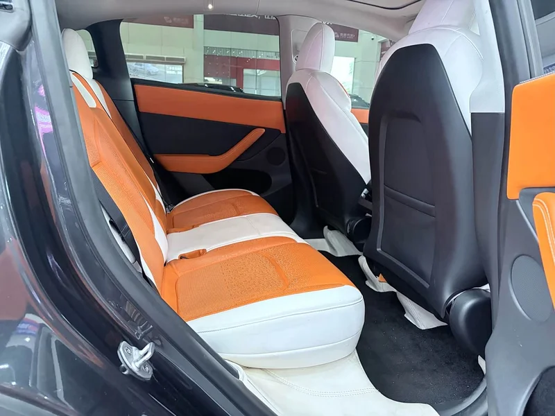 Tesla Model Y — фото 12