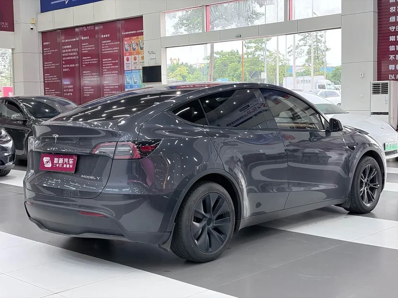 Tesla Model Y — фото 4