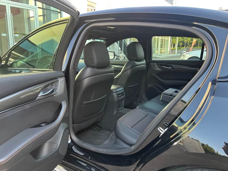 Cadillac CT5 — фото 11
