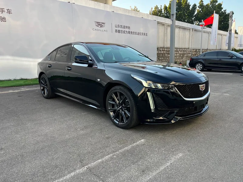 Cadillac CT5 — фото 19
