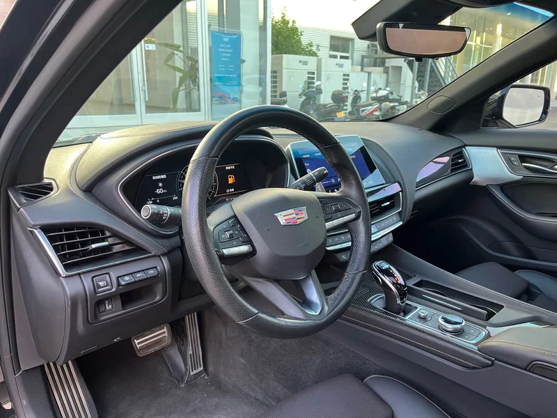 Cadillac CT5 — фото 5