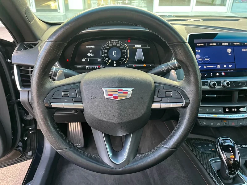 Cadillac CT5 — фото 7