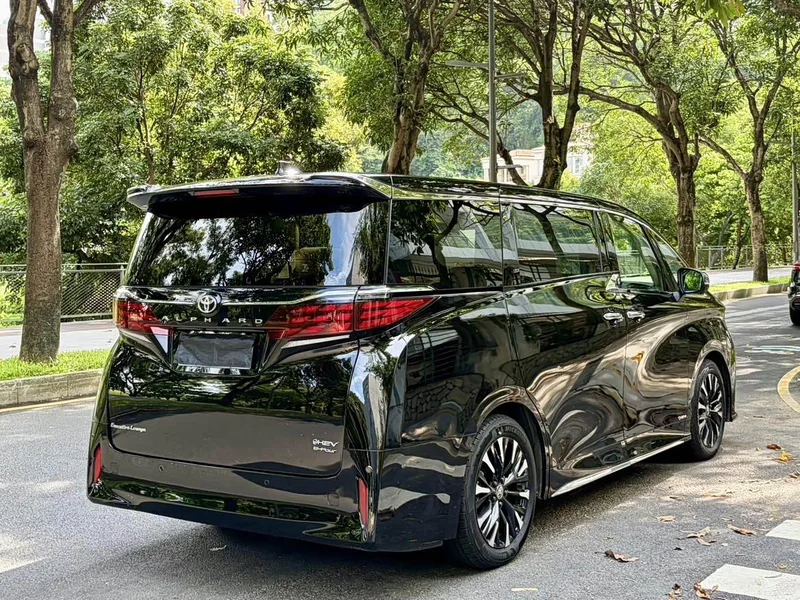 Toyota Alphard — фото 5