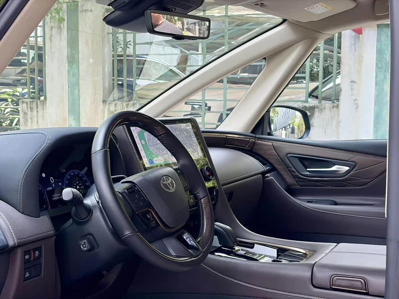 Toyota Alphard — фото 7