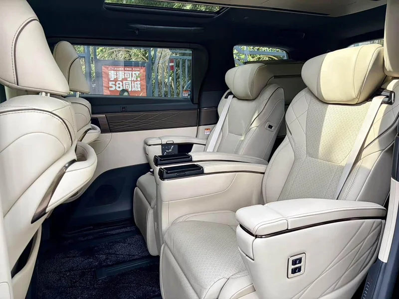 Toyota Alphard — фото 8