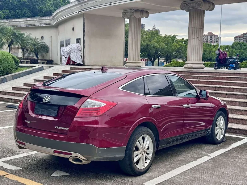 Honda Crosstour — фото 9