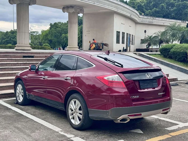 Honda Crosstour — фото 10