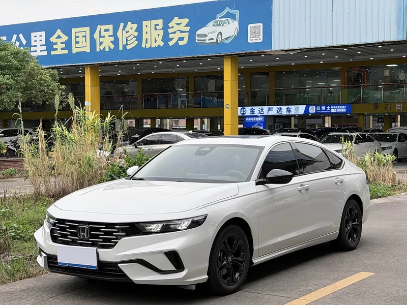 Honda Accord — фото 1