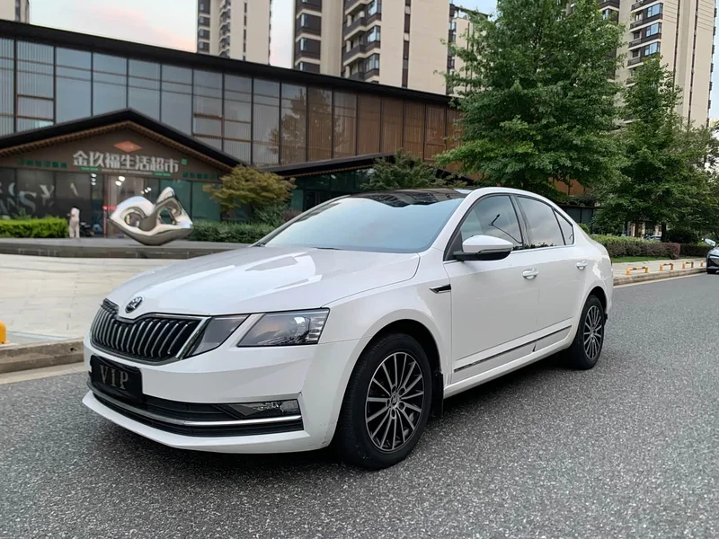 Volkswagen Octavia — фото 1