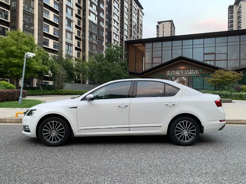 Volkswagen Octavia — фото 4