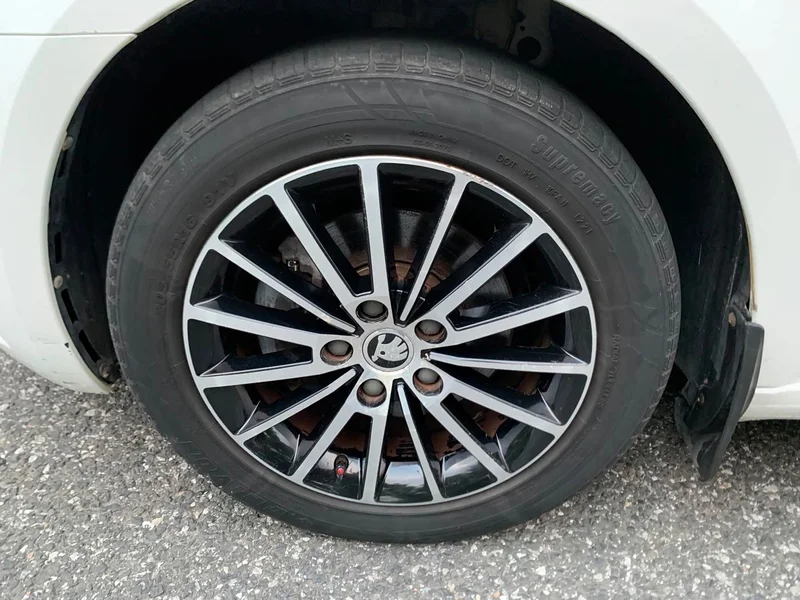 Volkswagen Octavia — фото 5