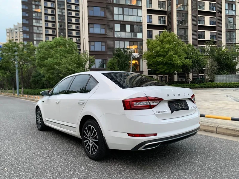 Volkswagen Octavia — фото 6