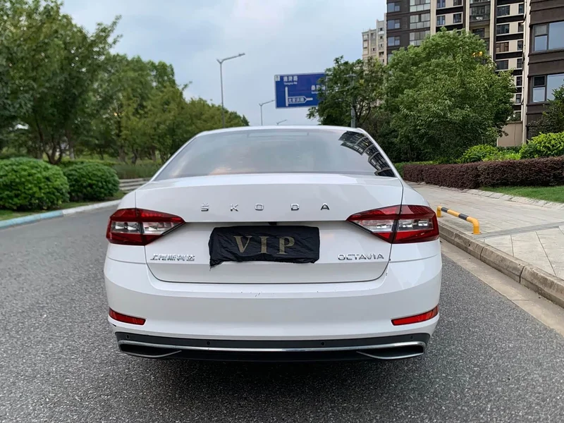 Volkswagen Octavia — фото 7