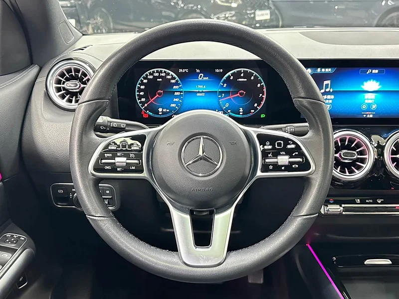 Mercedes-Benz GLA — фото 16
