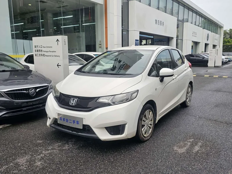 Honda Fit — фото 1