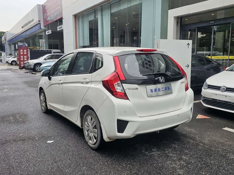 Honda Fit — фото 13