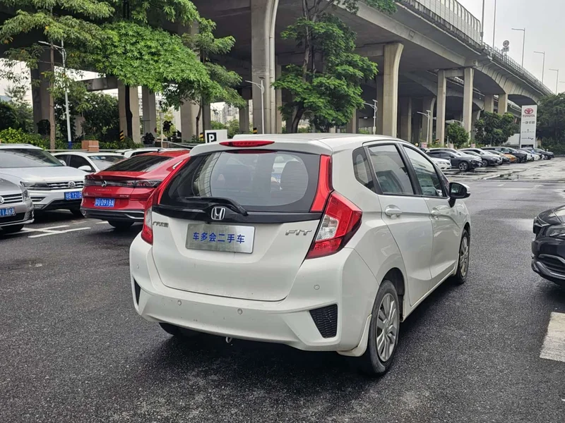 Honda Fit — фото 15