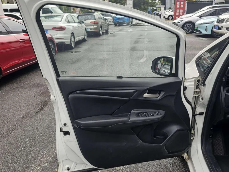 Honda Fit — фото 4