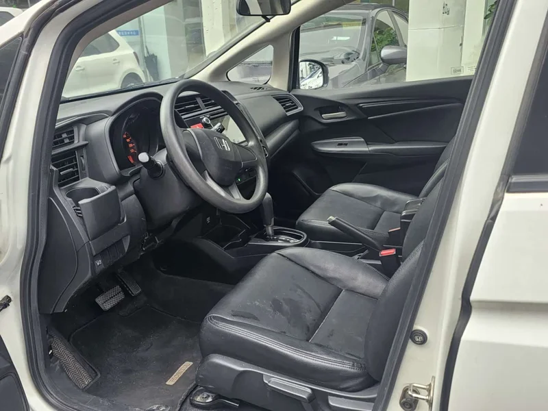 Honda Fit — фото 5