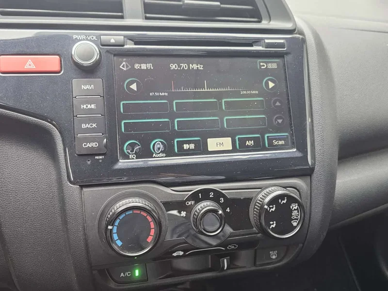 Honda Fit — фото 7