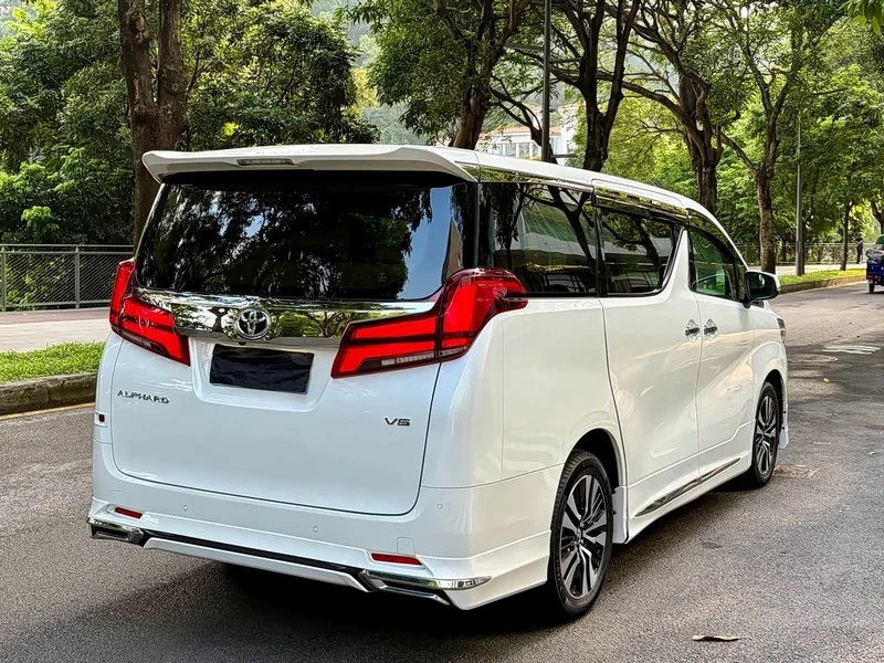 Toyota Alphard — фото 14