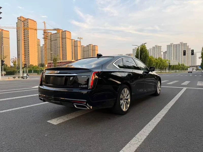 Cadillac CT6 — фото 11