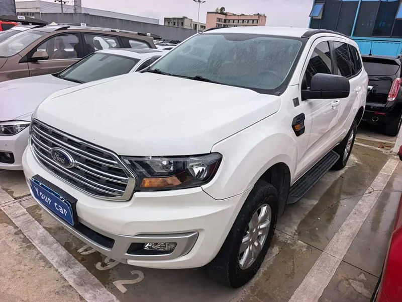 Ford Everest — фото 1