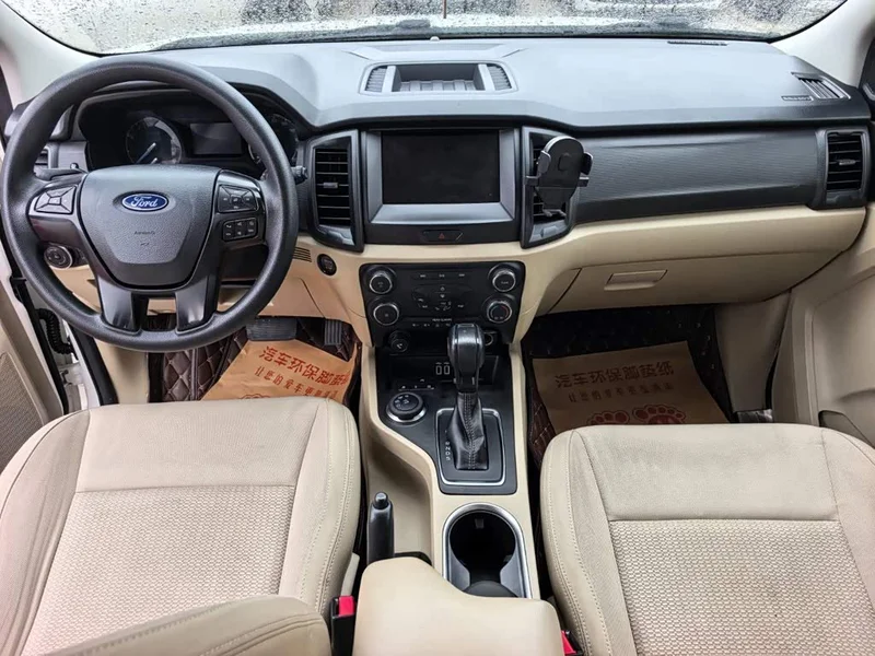 Ford Everest — фото 11