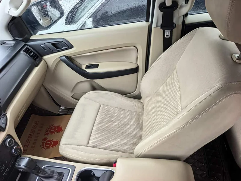 Ford Everest — фото 12