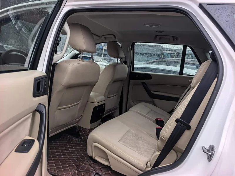Ford Everest — фото 10