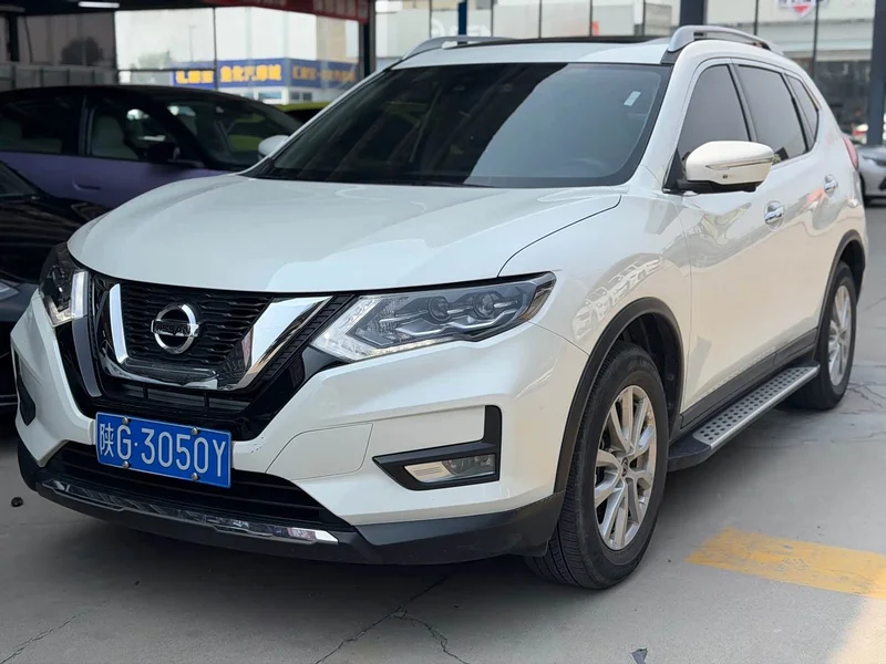 Nissan X-Trail — фото 1