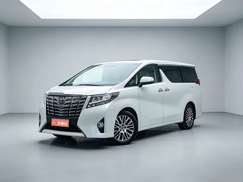 Toyota Alphard — фото 1