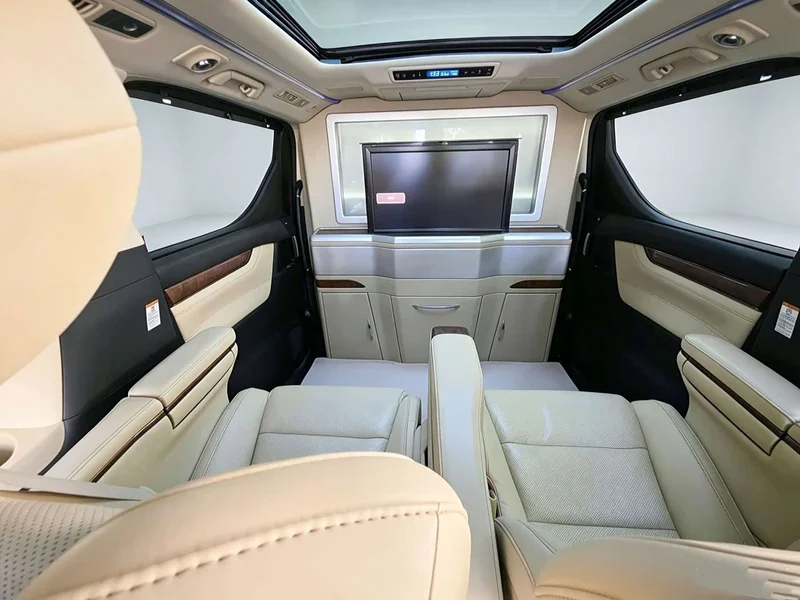 Toyota Alphard — фото 22