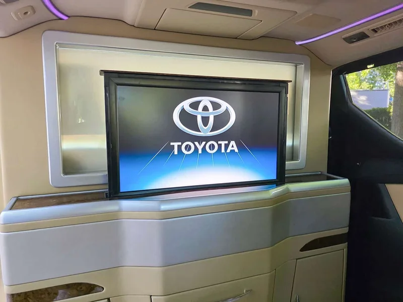 Toyota Alphard — фото 26