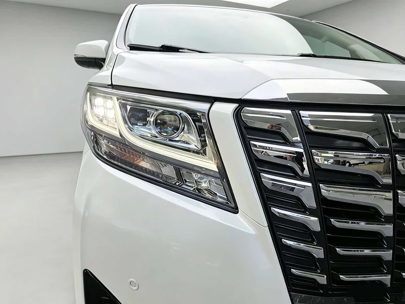 Toyota Alphard — фото 34