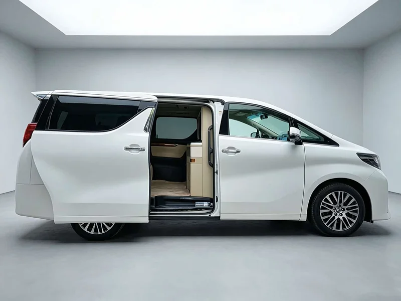 Toyota Alphard — фото 8