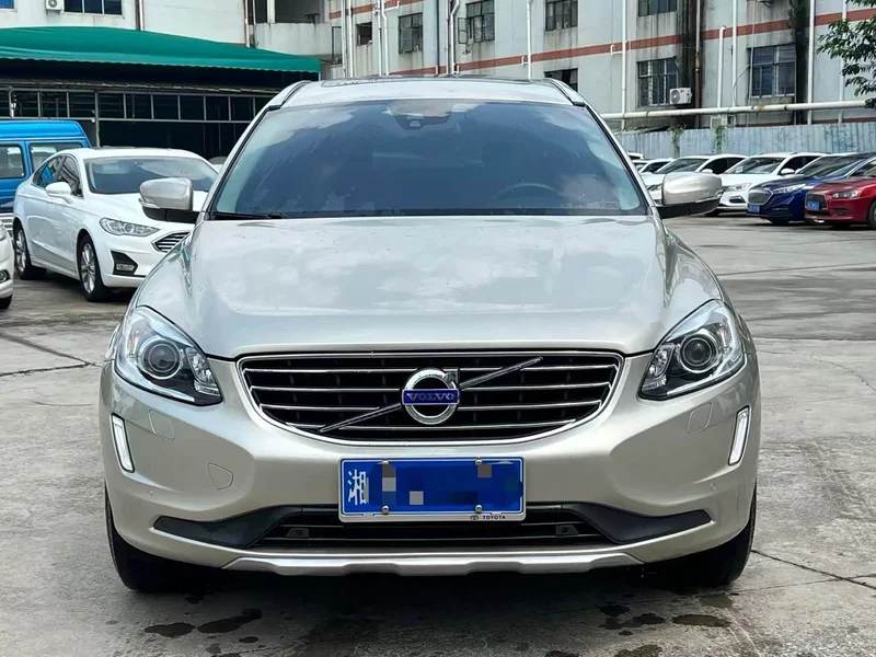 Volvo XC60 — фото 2