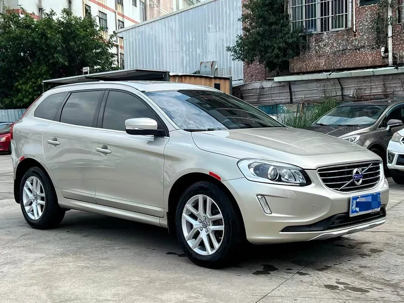 Volvo XC60 — фото 3